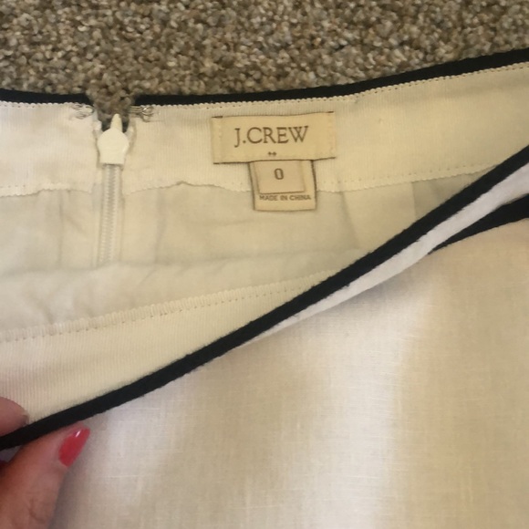 JCrew white lLinen Pencil Skirt with herringbone weave and black piping - Picture 4 of 7